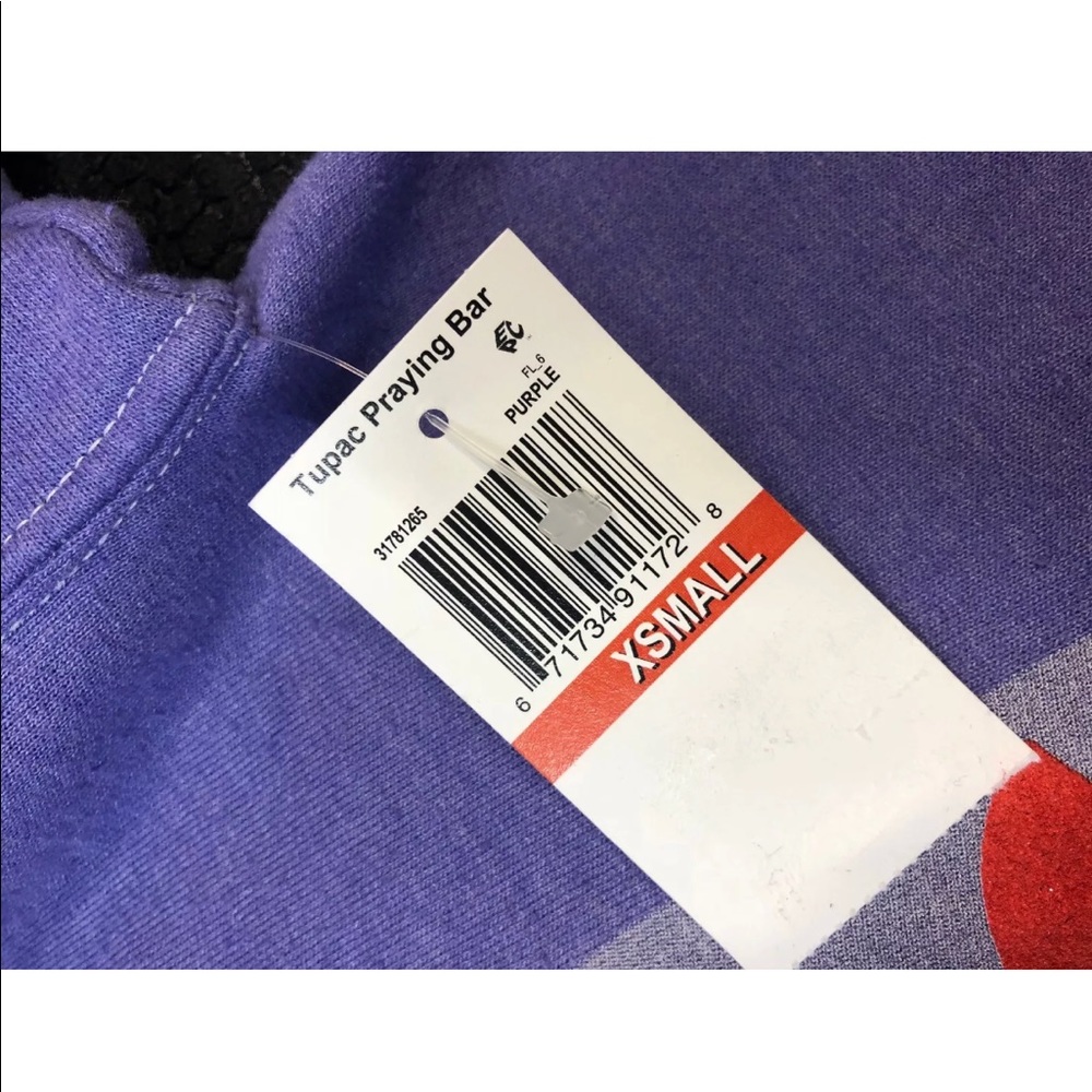 NWT $49 Tupac 2Pac Praying Sweatshirt Sz XS Purple - Picture 4 of 4